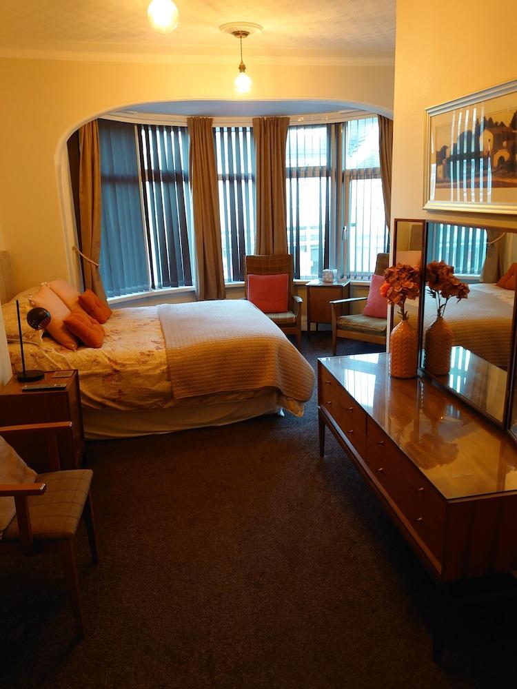 בלקפול The Golden Sands B&B מראה חיצוני תמונה